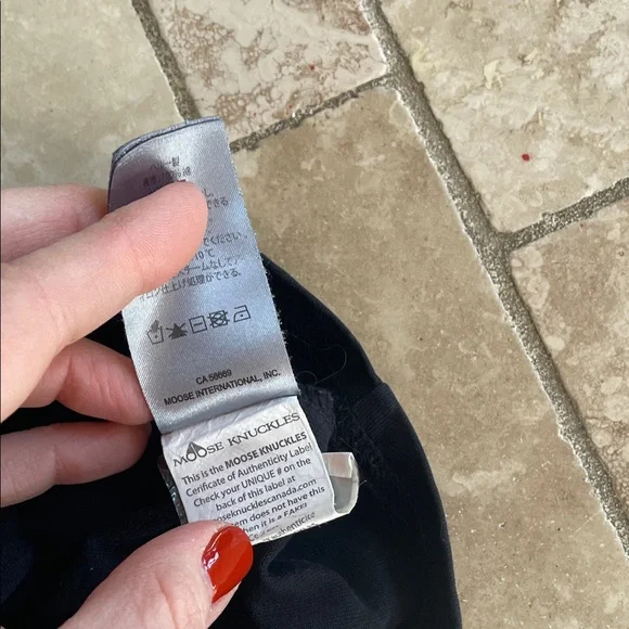 Moose Knuckles Kids Black T-Shirt Small fits  8-10 - Picture 9 of 12